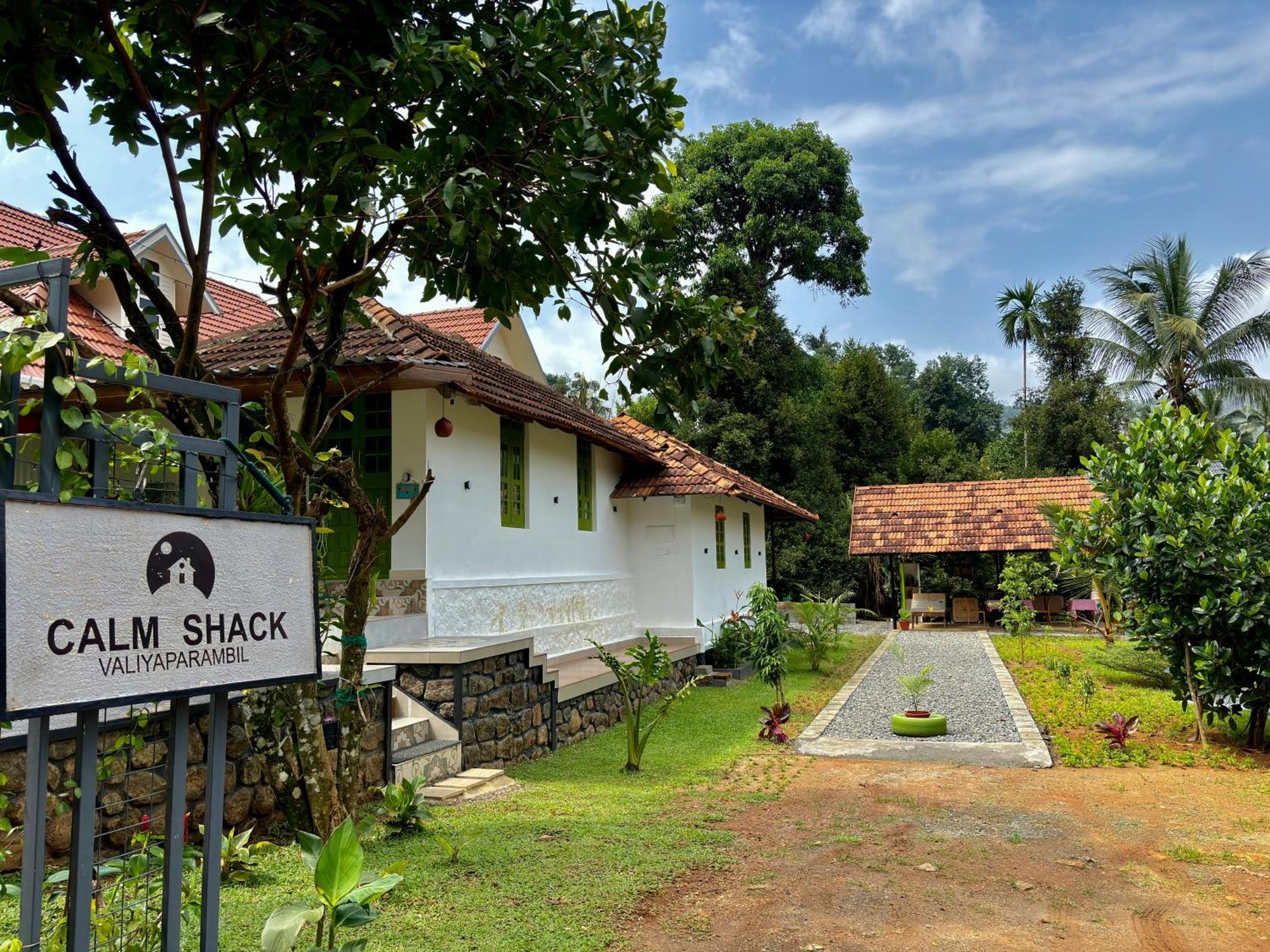 Calm Shack - 2 Bedroom-Boutique Farm Stay ムンナール エクステリア 写真